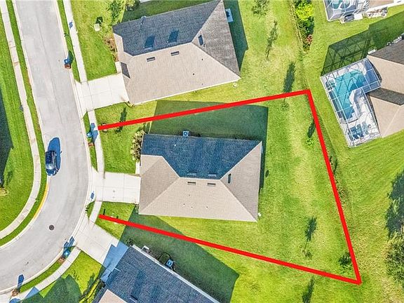 2nd image of 839 Sheen Cir