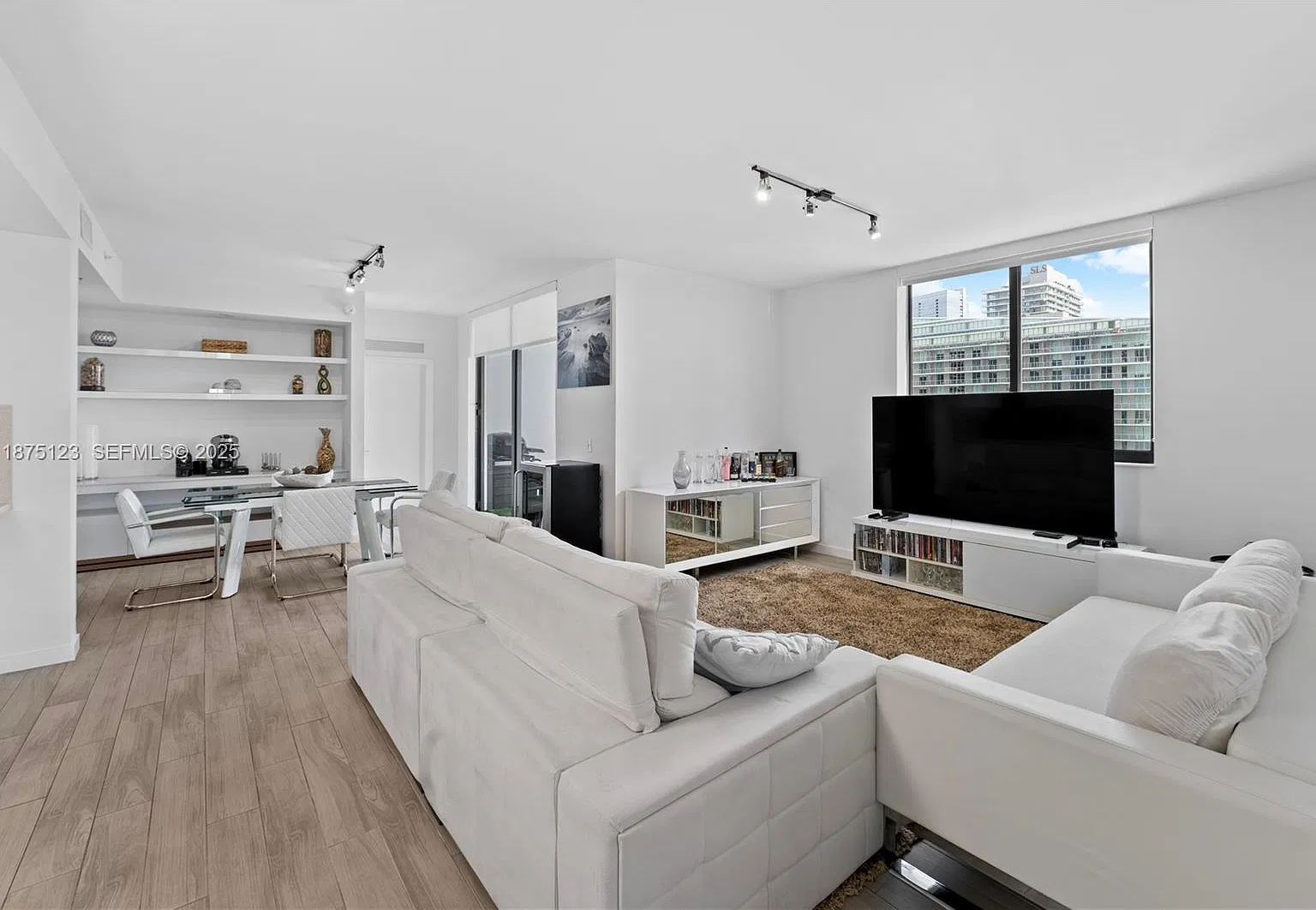 2 bed, 1225 sqft, $5,700 — Photo 4