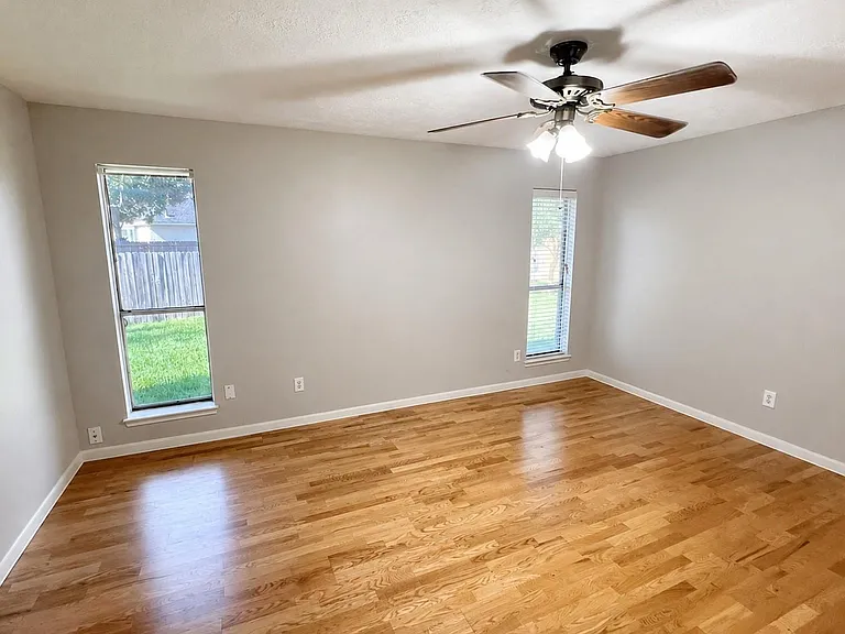1819 Hanbury Ct — Photo 13