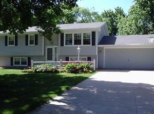 709 E 132nd St, Burnsville, MN 55337