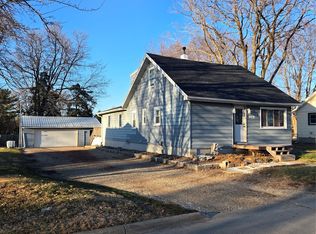 919 Randolph St, Des Moines, IA 50315