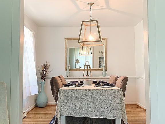 3rd image of 2365 Farley Pl