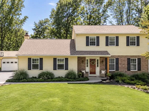 5 Raymond Cir, Downingtown, PA 19335