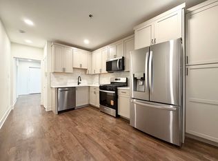 1410 W Polk St APT 2R, Chicago, IL 60607