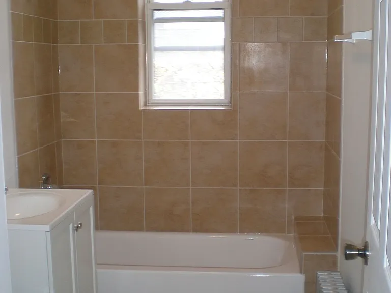 722 S Racine — Photo 12