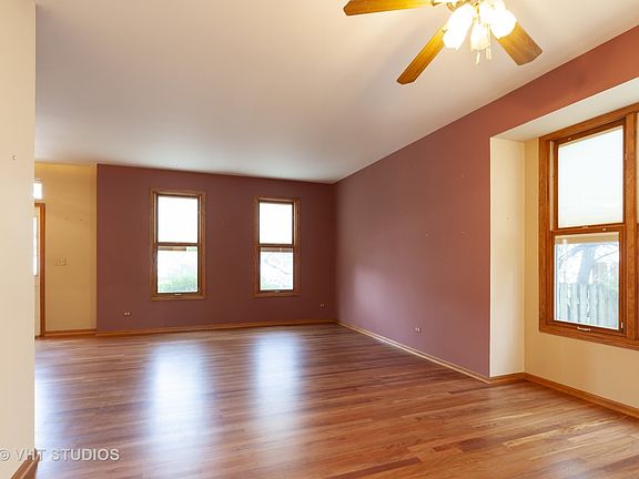 2nd image of 93 Cambridge Dr