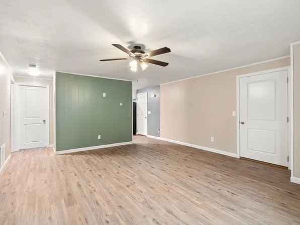 600 Worcester St APT 1, Southbridge, MA 01550