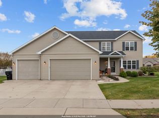 4027 E Glory Ln, Appleton, WI 54913