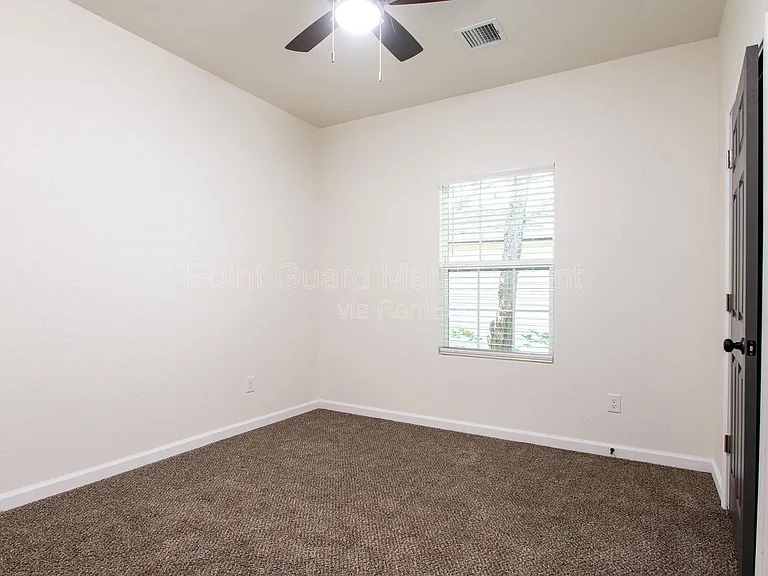 315 S Green St — Photo 13