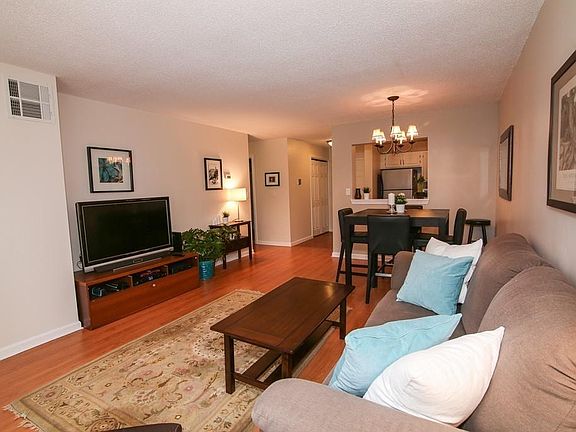 3rd image of 500 Colonial Dr Unit 2