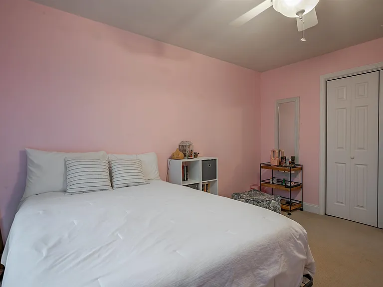 2 Lowther Pl — Photo 33