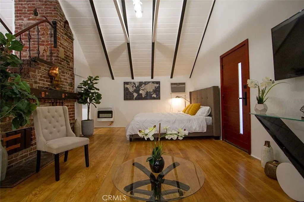 2 bed, 1260 sqft, $3,800 — Photo 1