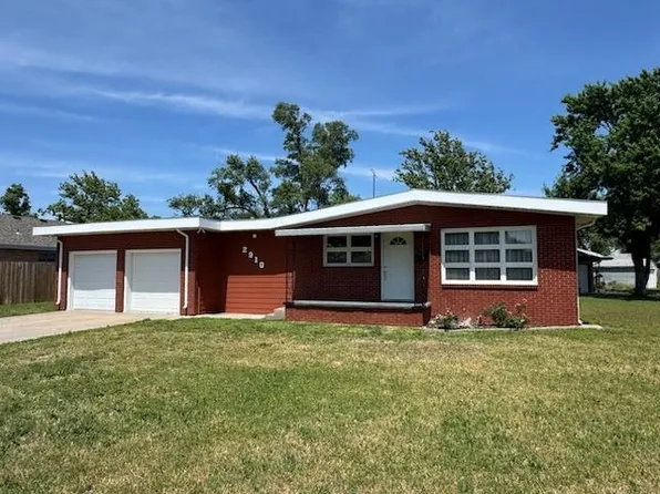 2910 Quivira Ave, Great Bend, KS 67530