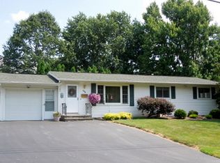 106 Royal Rd, Liverpool, NY 13088