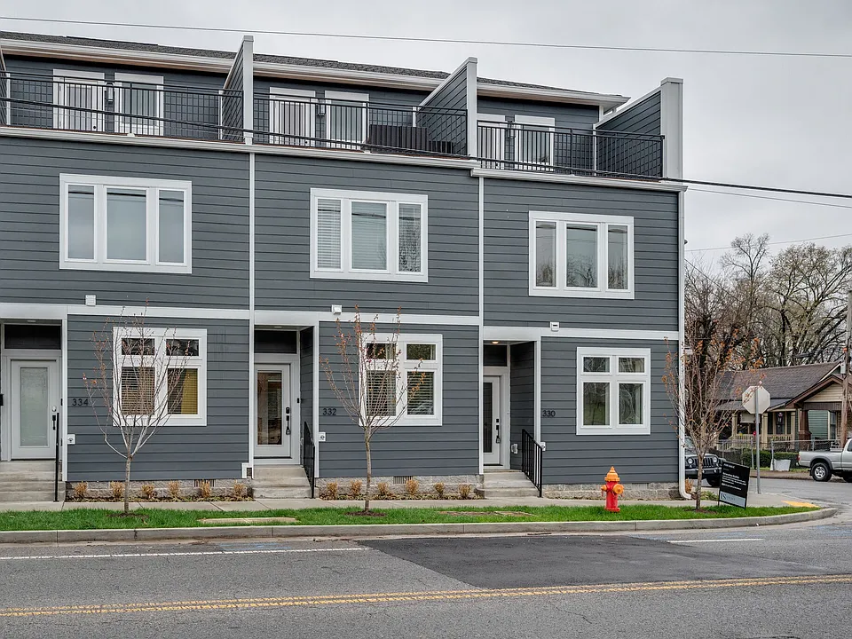 332 Douglas Ave