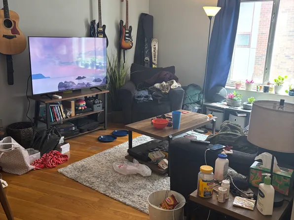 19 Wiget St APT 403, Boston, MA 02113
