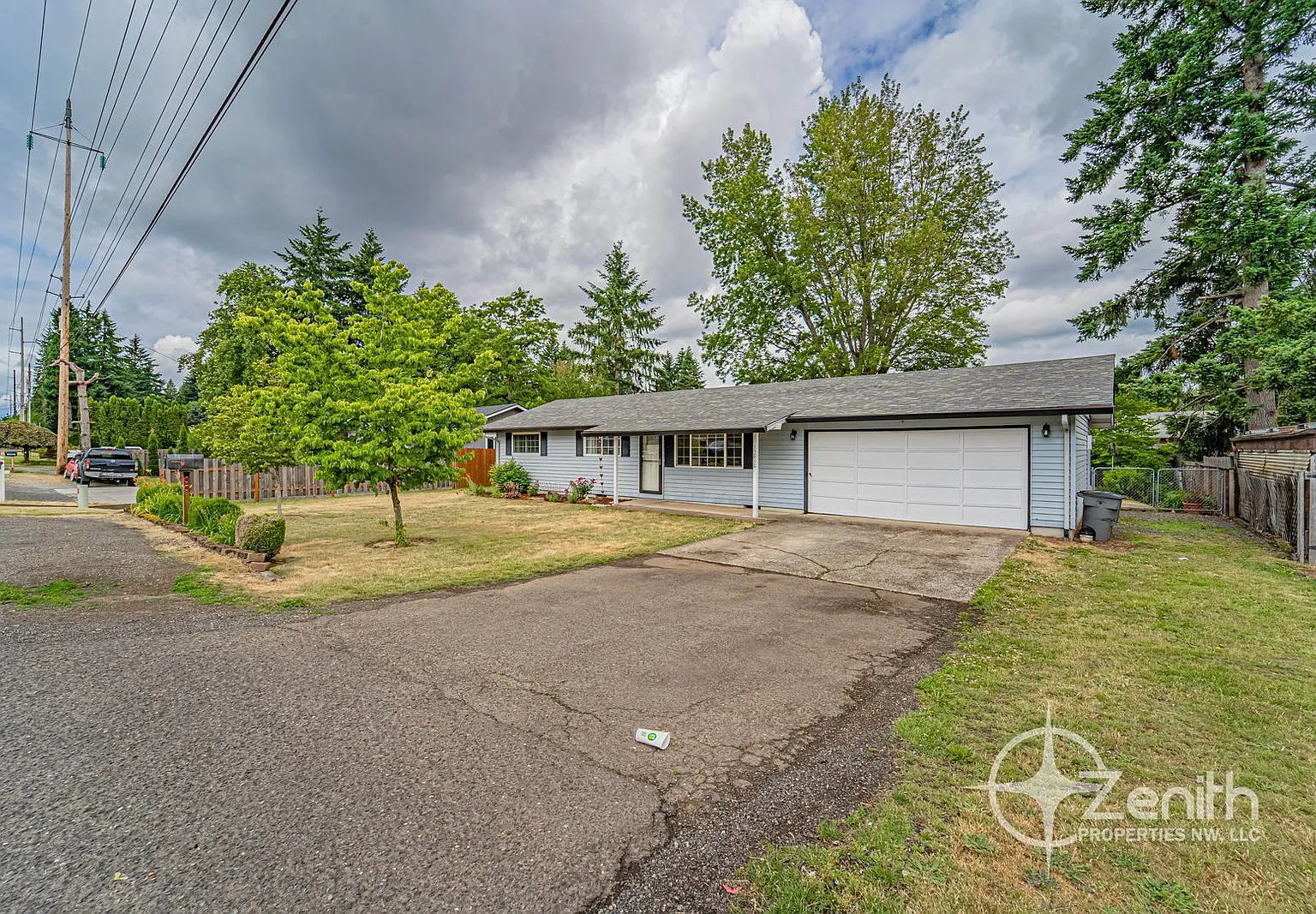 3 bed, 1.0 bath, 1008 sqft, $2,495 — Photo 2