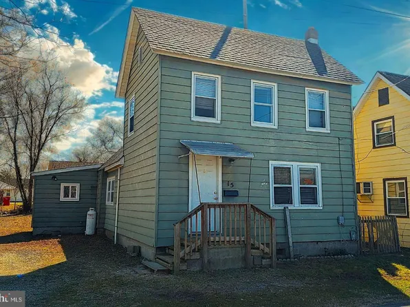 15 E 4th St, Blades, DE 19973