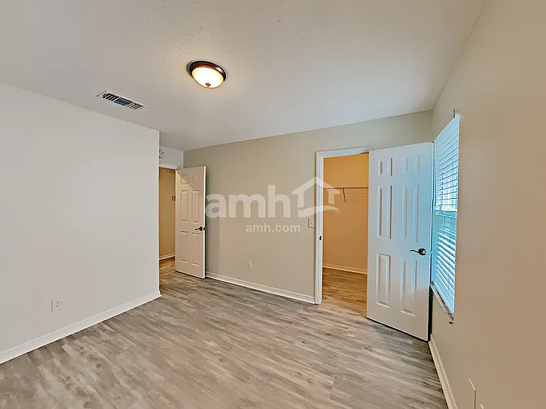 1694 Ashwood Cir — Photo 17