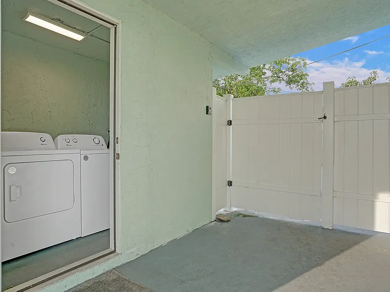 3391 SW 21st St — Photo 24