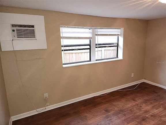 4th image of 2135 8th Ave N #2