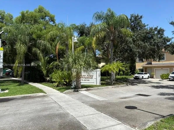7469 Tam Oshanter Blvd, North Lauderdale, FL 33068