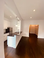 Rented by Metropolis Real Estate of Manhattan