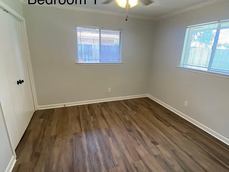 307 Elmwood Dr — Photo 12