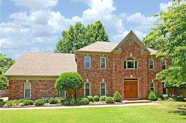 1st image of 2115 Oaklawn Ln