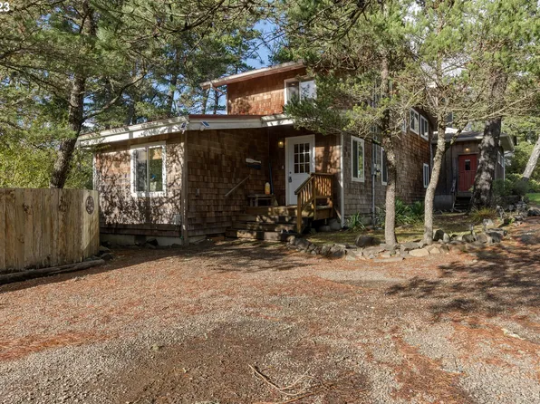 9475 Puffin Ln, Manzanita, OR 97130