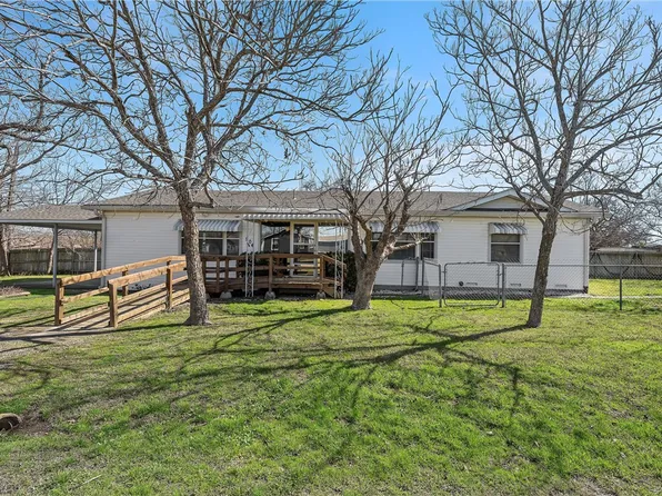 504 Oak St, Axtell, TX 76624