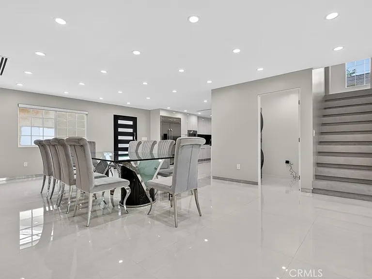 10510 Helendale Ave — Photo 21