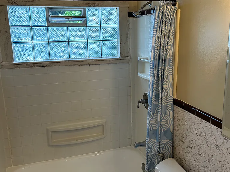 4624 Culver St — Photo 8
