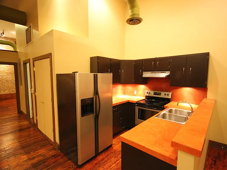 321 S Flores St #102 — Photo 2