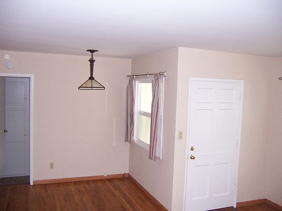 3rd image of 8440 Dallas St