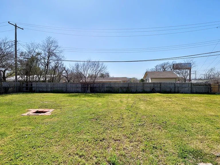801 Salem Ln — Photo 24