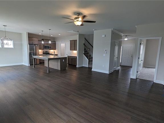 2nd image of 720 Palomino Mustang Dr #687