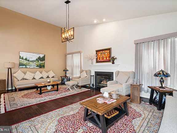 5th image of 7616 Seabrook Ln