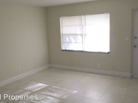 2nd image of 1075 NE 39th St APT 108H