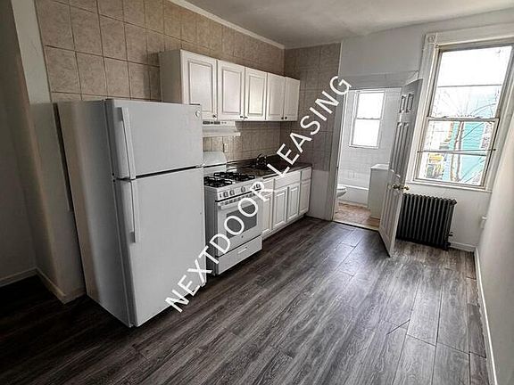 2nd image of 72 Rose Ave APT 2