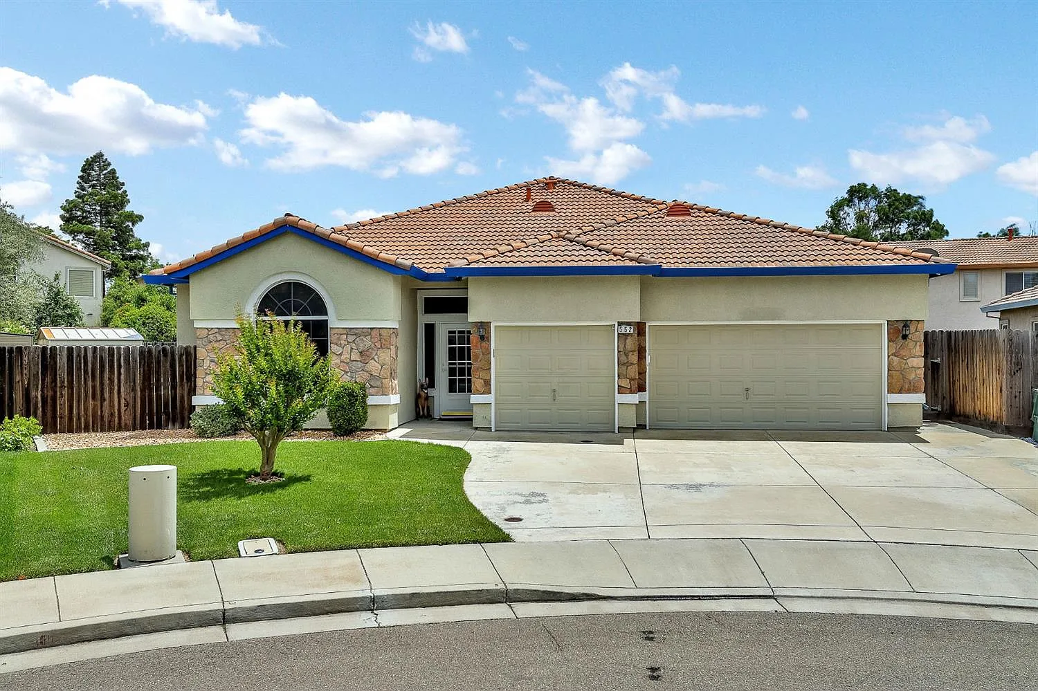 552 Robert Gabriel Ct photo 1