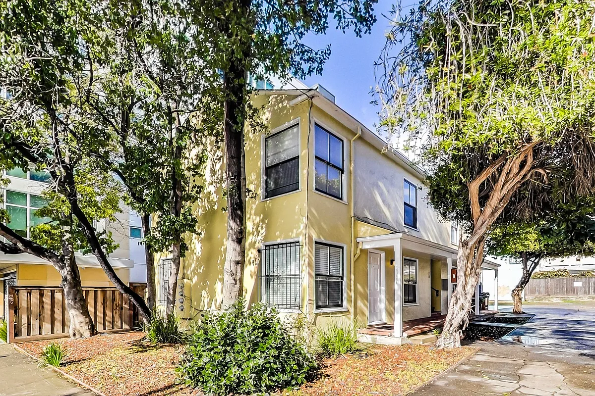 Building Photo - 2127-2143 & 2151 2159 Dwight Way