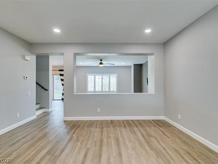 1129 Emanuel St — Photo 8