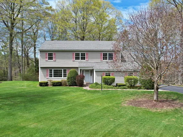 7 Cedar Ln, Lenox, MA 01240