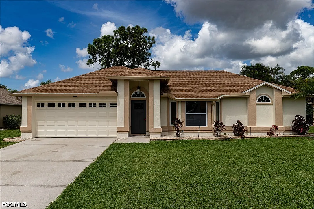 4 bed, 2.0 bath, 1651 sqft, $3,100 — Photo 2