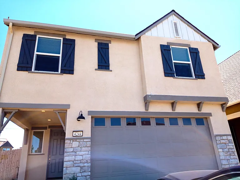 4244 Rutherford Ave — Photo 3