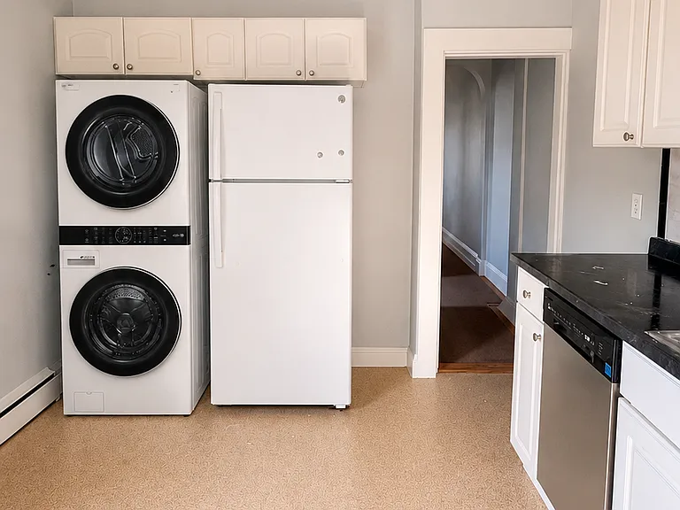 21-23 Lowell St #2 — Photo 8