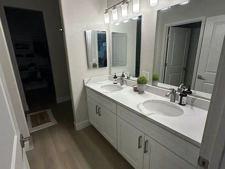 2030 E River Rd #203 — Photo 8