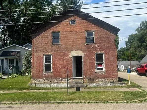 317 Market St NE, Navarre, OH 44662