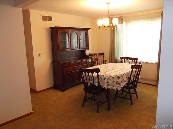 5th image of 23 Blair Ln